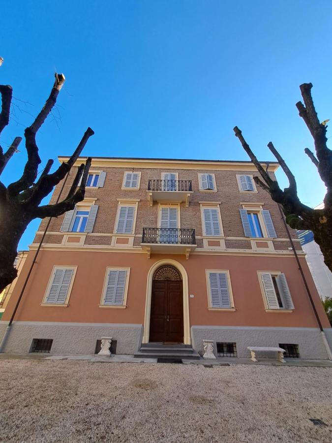 Residence Del Centro Modena Exterior foto